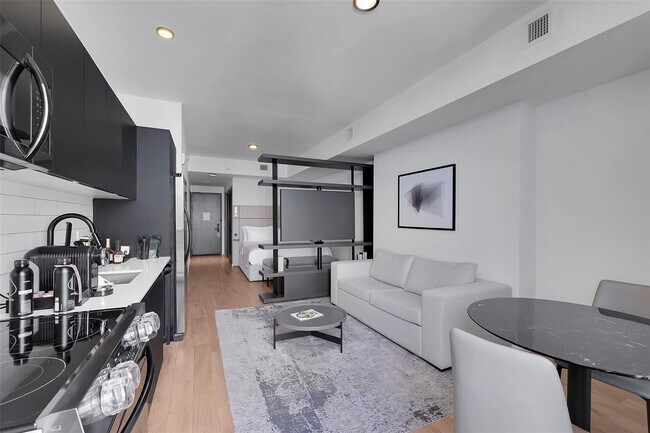 Building Photo - 398 NE 5th St