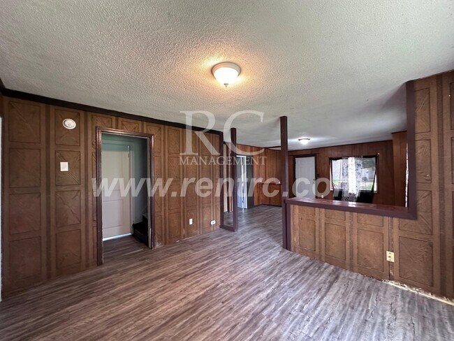 Building Photo - 106 Wisconsin-