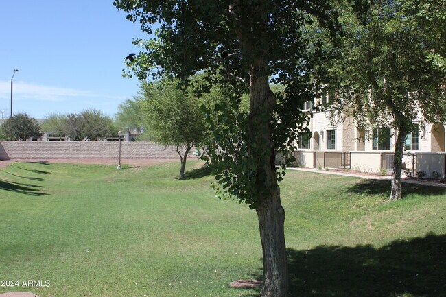 Building Photo - 2628 S Voyager Dr