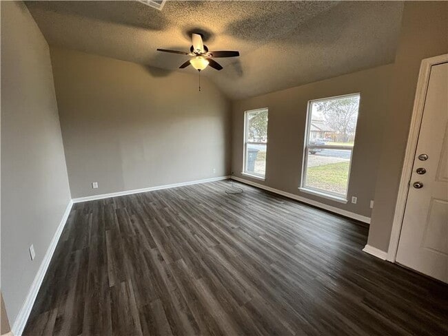 Building Photo - 2111 Caprice Dr