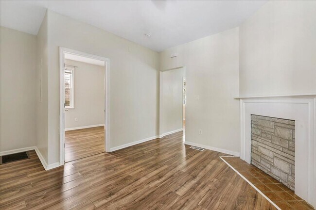 Building Photo - 1709 LeGrand Street