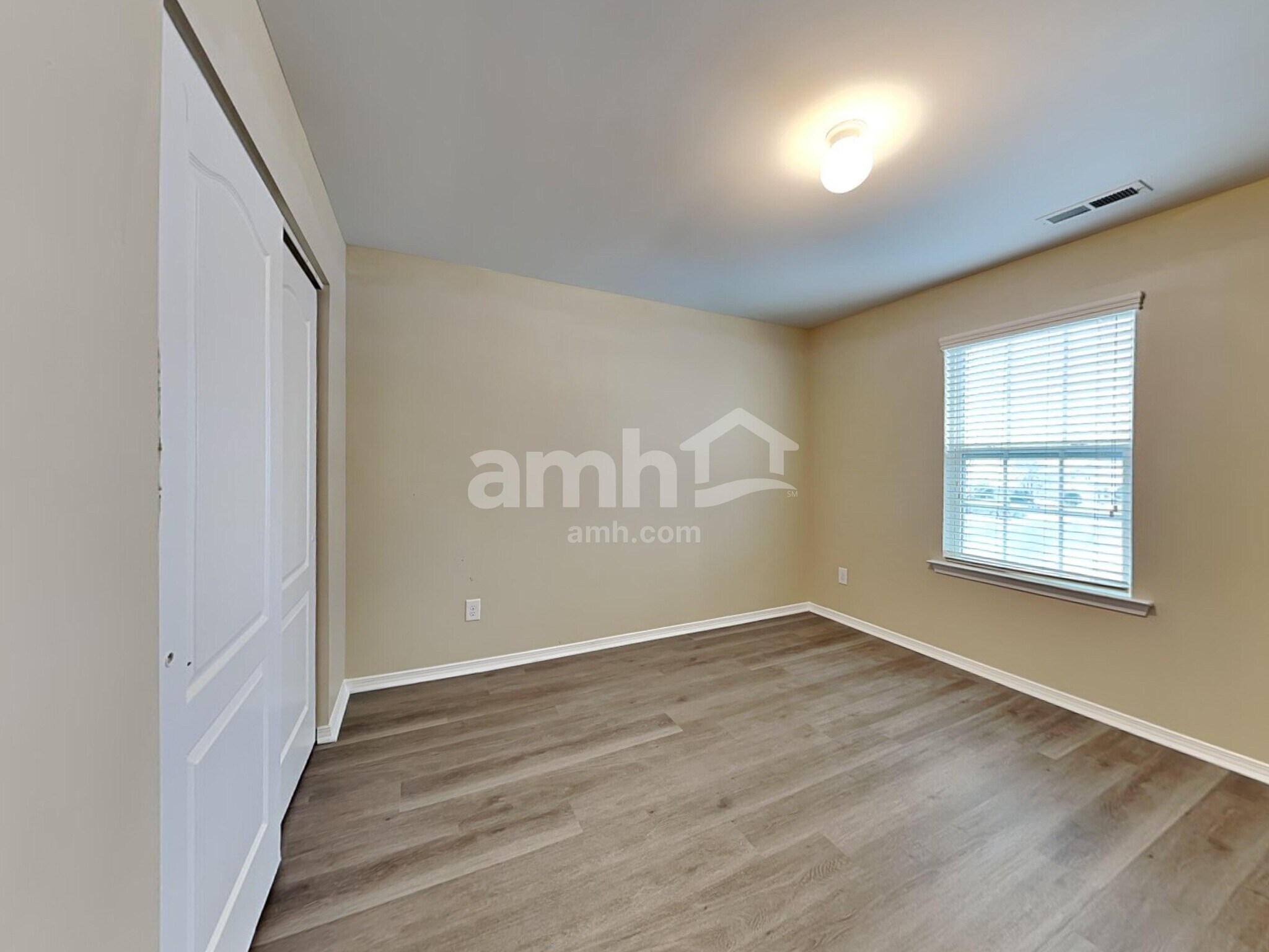 Building Photo - 84 Yarmouth Dr