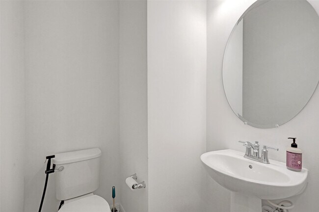 Building Photo - 8355 NW 7th Pl