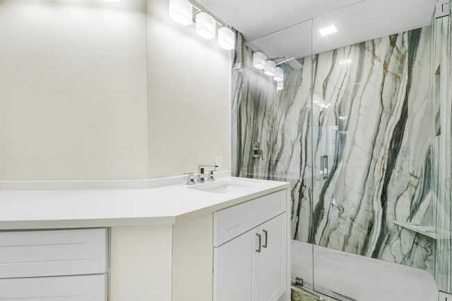 Building Photo - 11010 Legacy Dr