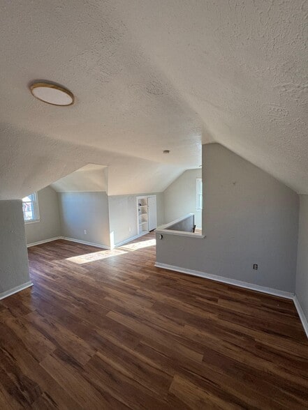 Building Photo - 6707 Laverne Ave