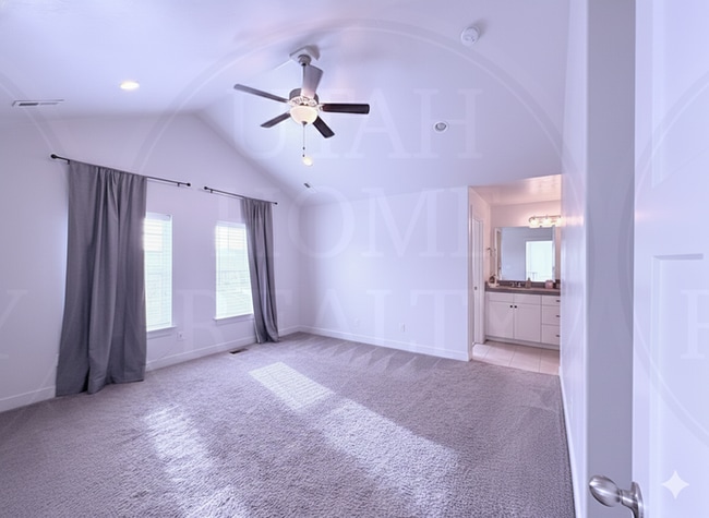 Building Photo - 441 E 260 N