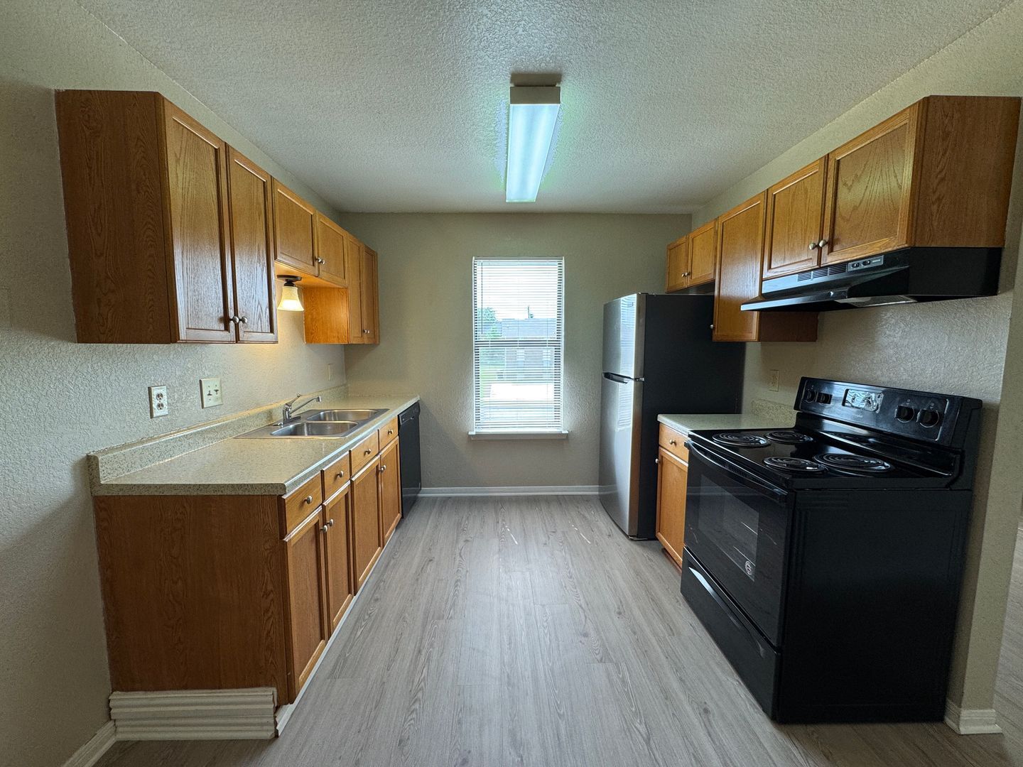 Building Photo - 1708 Benttree Dr