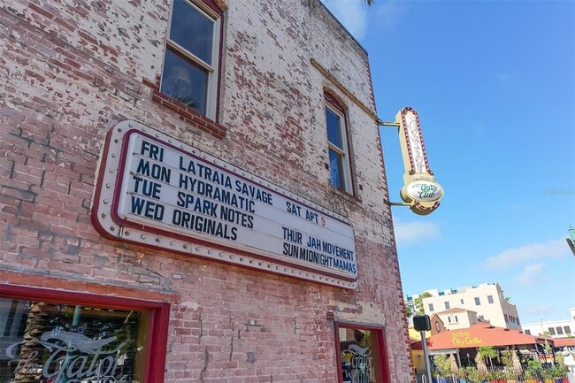 Building Photo - 301 S Gulfstream Ave