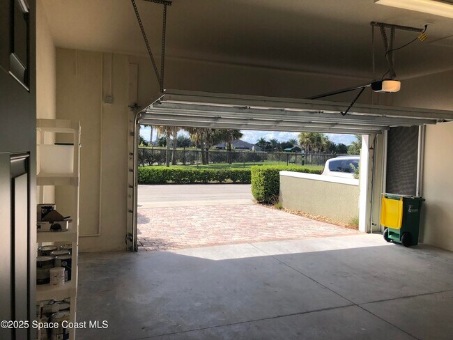 Building Photo - 3225 Sedge Dr