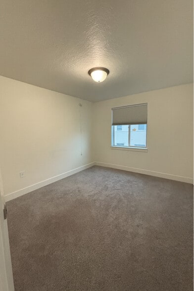 Building Photo - 6 Beebe Ln