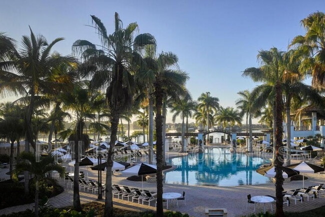 Building Photo - 225 Cypress Point Dr