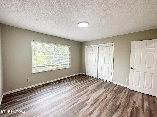 Building Photo - 102-124 Asbury Way
