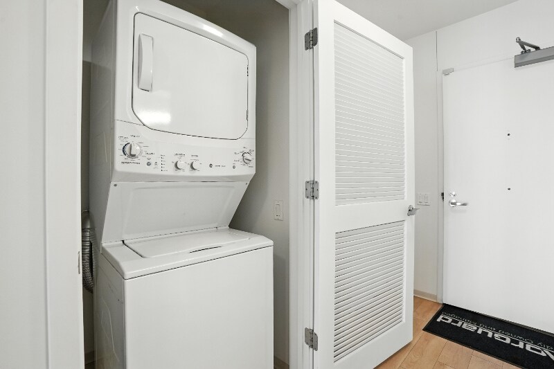 Building Photo - 337 E Wacker Dr