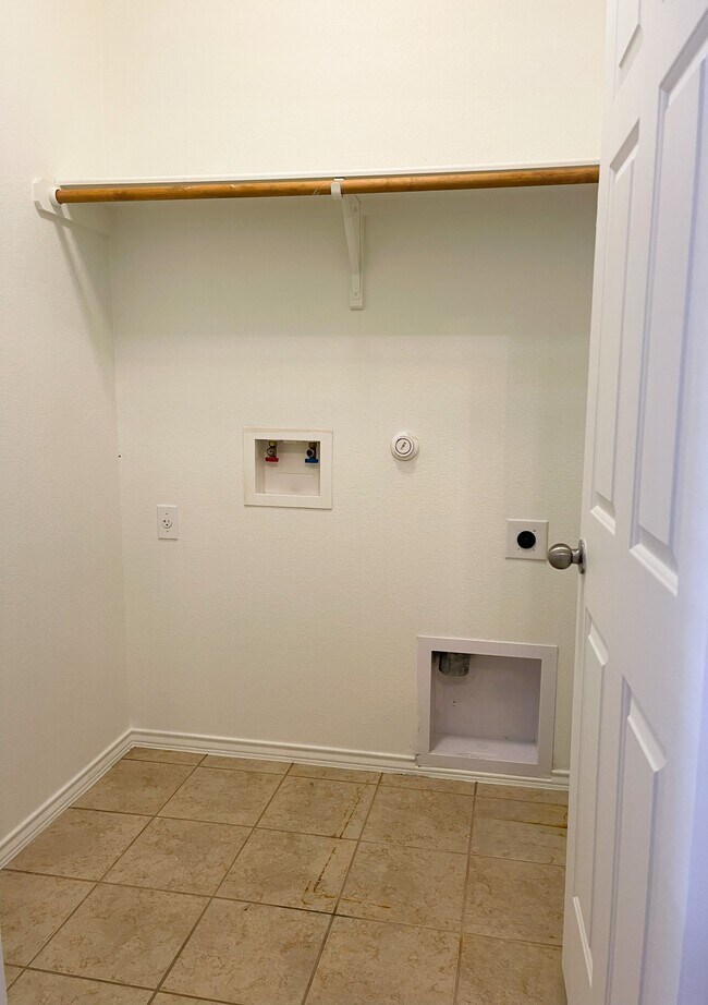 Building Photo - 11021 Boundless Valley Dr