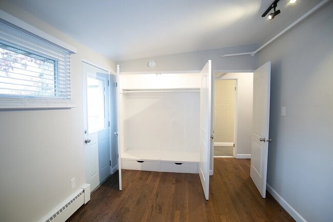 Building Photo - 24 E Washington Ave