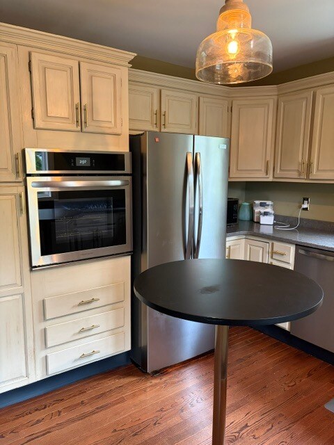 Building Photo - 35 2nd Ave