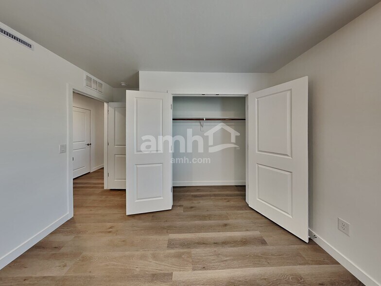 Building Photo - 6537 E Paseo Baranda