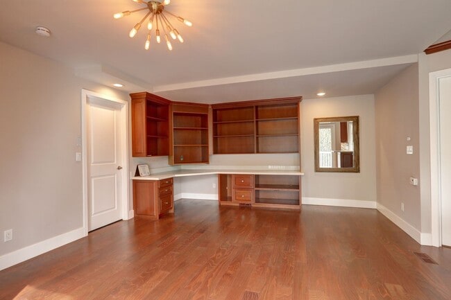 Building Photo - Where Architecture Meets Nature – Private Mercer Island Gem