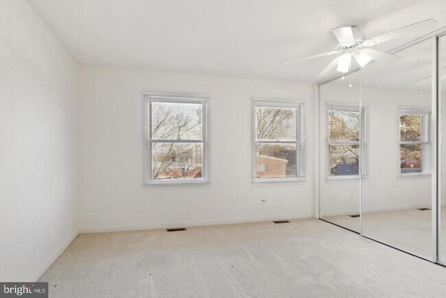 Building Photo - 1454 N Quinn St