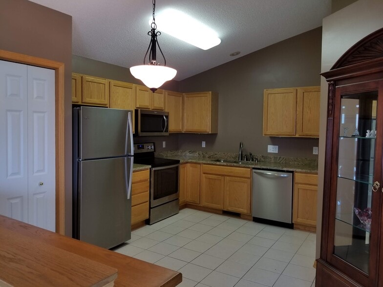 Kitchen - 9719 Xenium Lane N