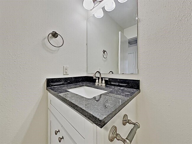 Building Photo - 6830 Shallow River Ct