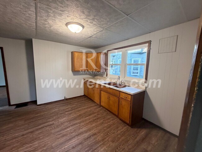 Building Photo - 121 Warrington-