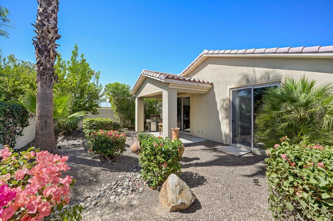 Building Photo - 41562 Via Arleta