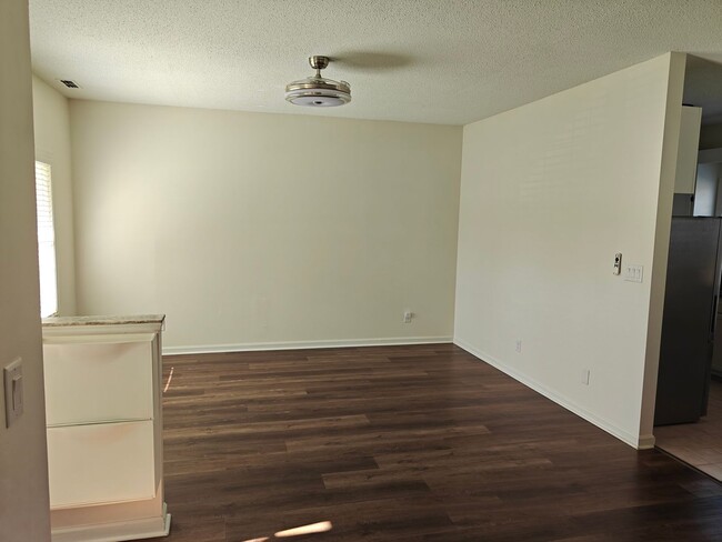 Building Photo - 3840 Goforth Dr