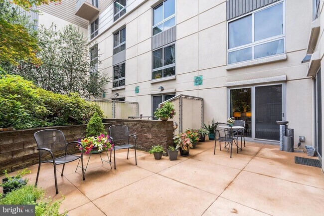 Building Photo - 777 7th St NW