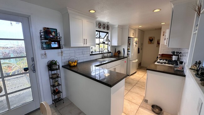 Building Photo - One Bedroom for Rent in Dana Point