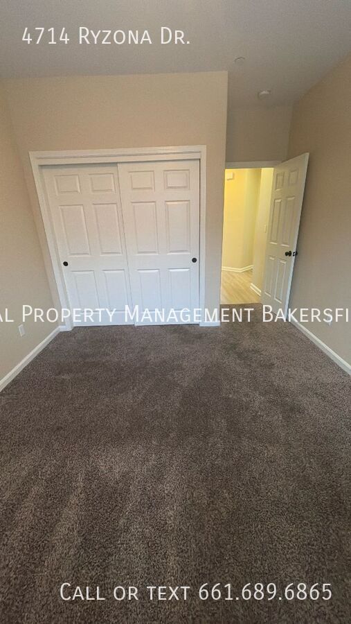 Building Photo - 4714 Ryzona Dr