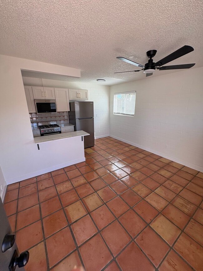 Building Photo - 817 S Melody Ln
