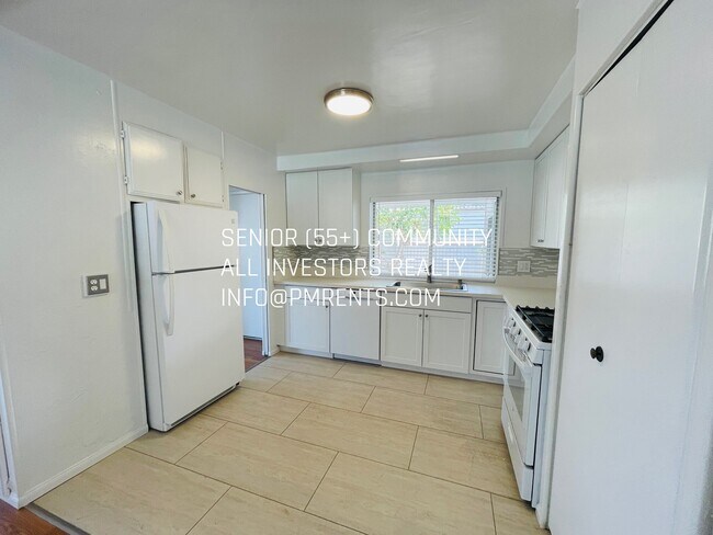 Building Photo - 141 Douglas Dr