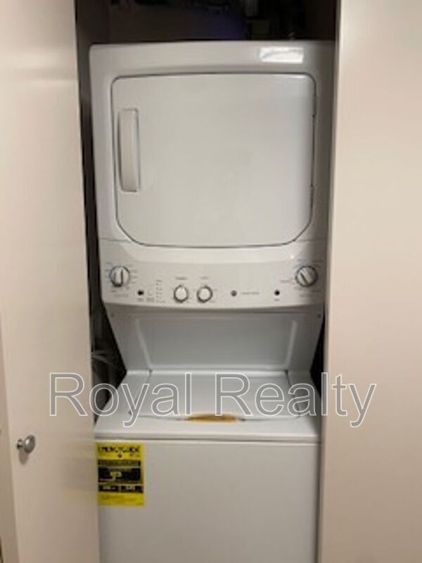 Building Photo - 7000 Hawaii Kai Dr