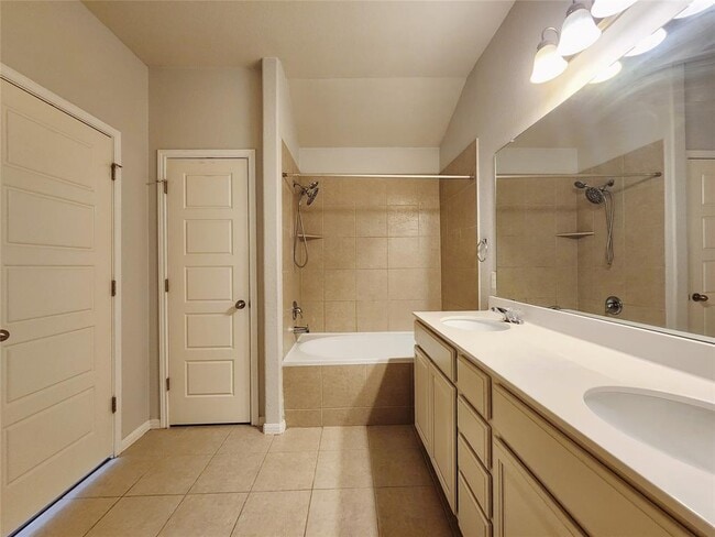 Building Photo - 5921 Red Bud Ridge Ln