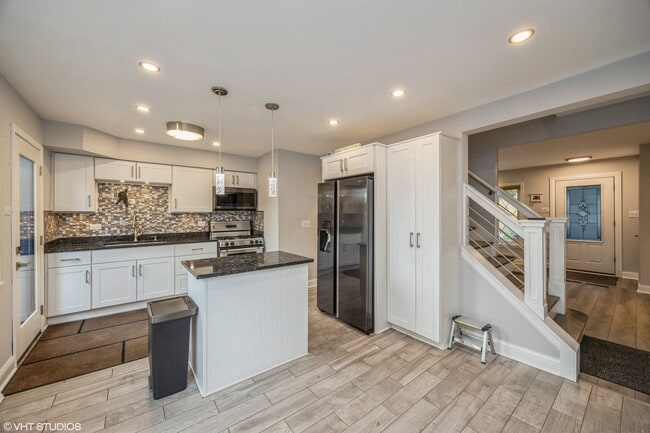 Building Photo - 5236 W 54th St