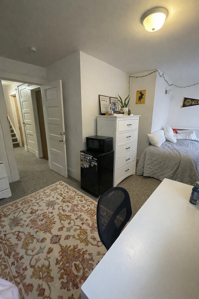 Building Photo - 1803 Hill St