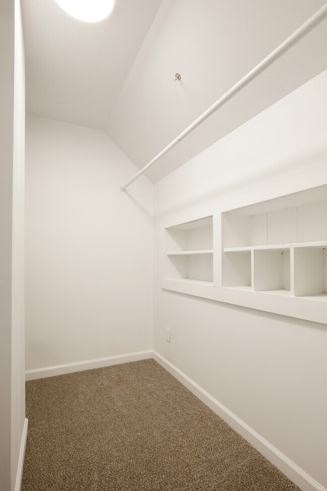 Building Photo - 1003 E Hopkins Dr