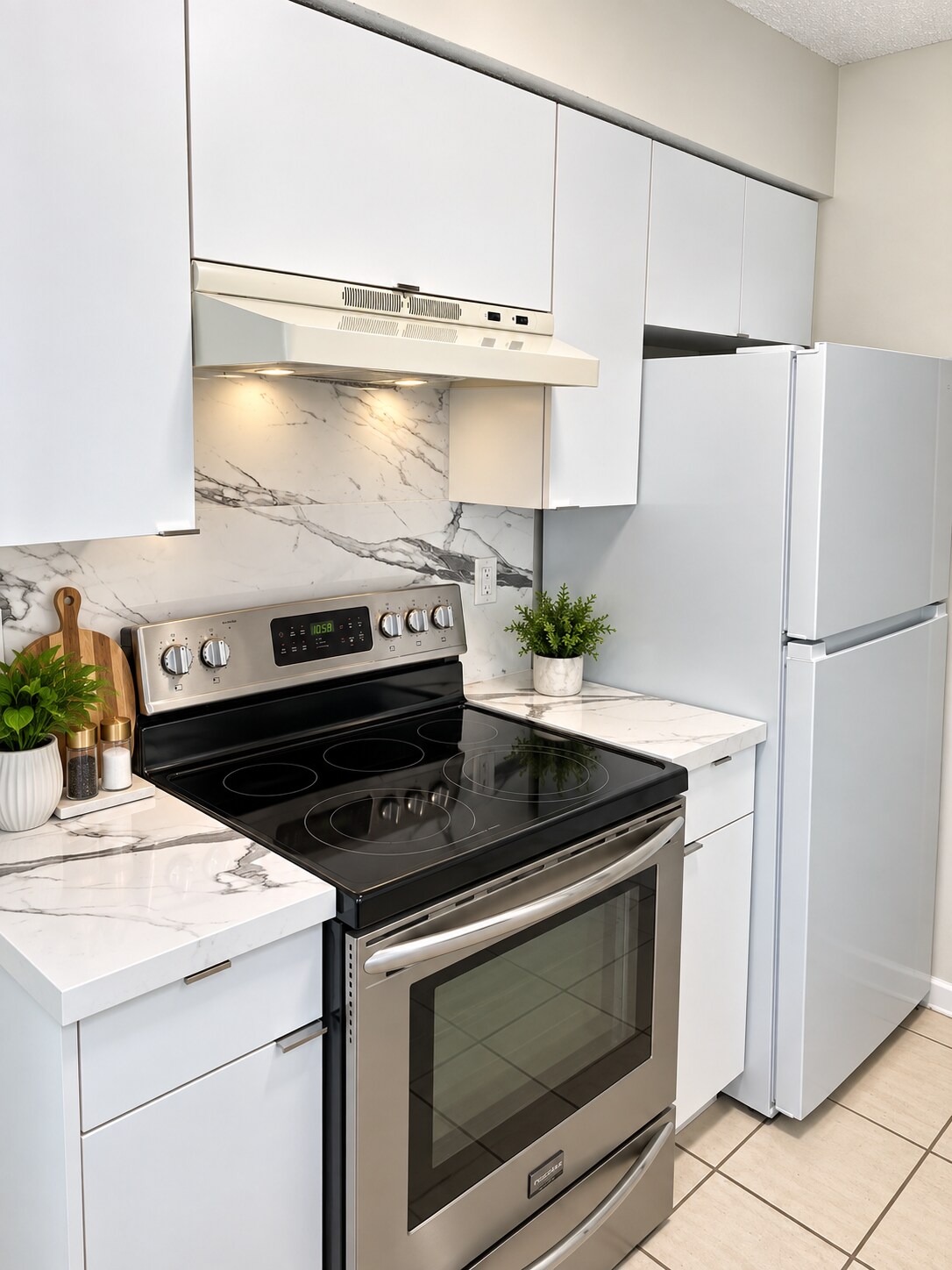 Kitchen - 1211 S Independence Dr