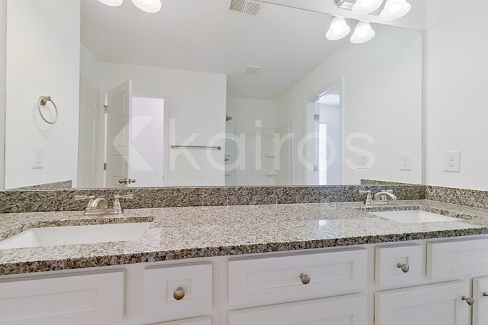 Building Photo - 105 Silver Maple Ln