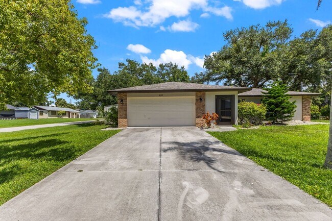 Building Photo - South Venice Annual Pool Home for Rent