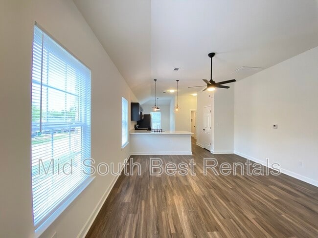 Building Photo - 2101 S Ringo St