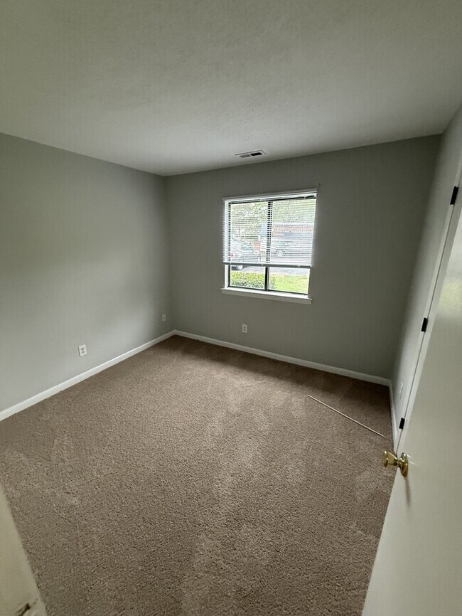 Building Photo - 4554 N New Hope Rd