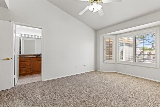 Building Photo - Large 2 Bedroom, 2 bath, unique Sun Room i...