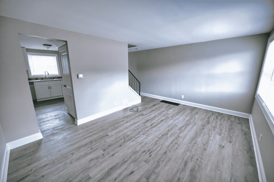 Building Photo - Townhomes on Englewood