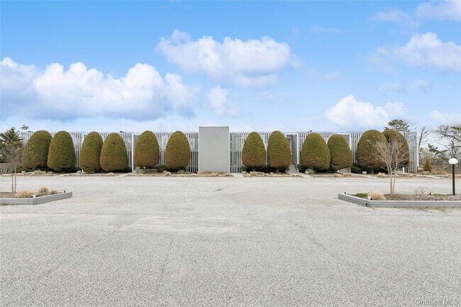 Building Photo - 274 Dune Rd