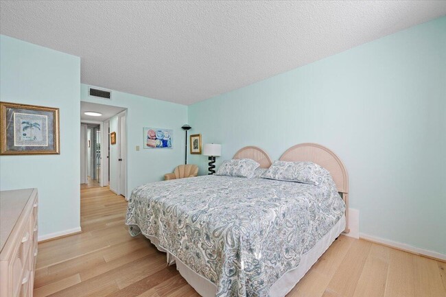 Building Photo - 3540 S Ocean Blvd