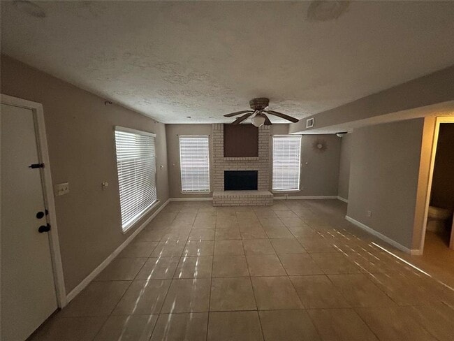 Building Photo - 13507 White Cliff Dr