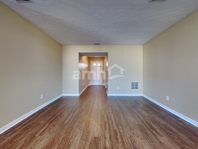 Building Photo - 71 Meadowcrest Dr