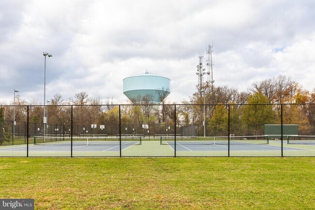 Building Photo - 1206 Maple Grove Ln